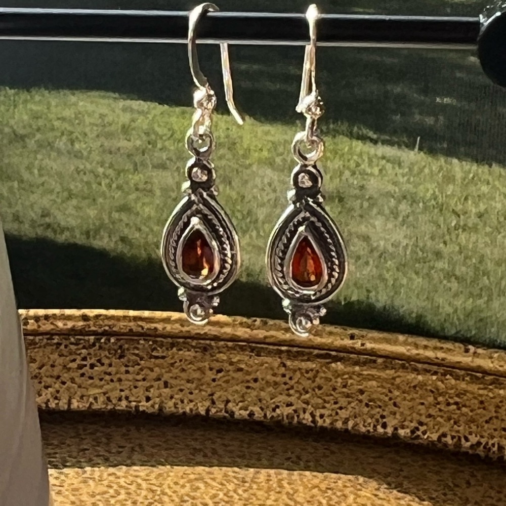 Vintage Sterling Silver Teardrop Garnet Dangle Earrings 925